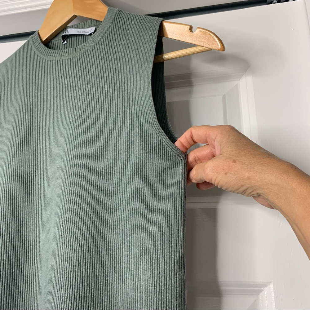 Zara Sleeveless Ribbed Knit Top Green Grey  Crew Neck Women’s Size US L - Picture 2 of 7